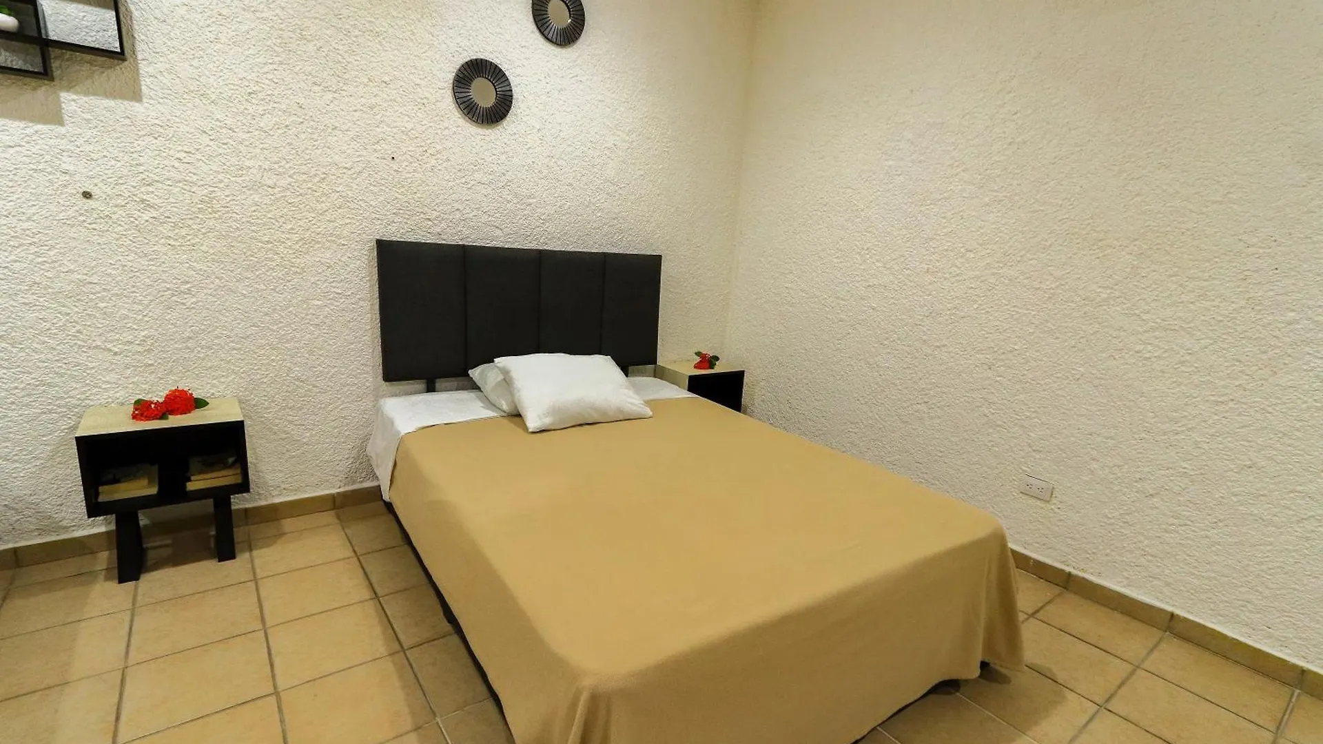 Hotel Bosque Caribe, 5Th Av. Zone Playa del Carmen